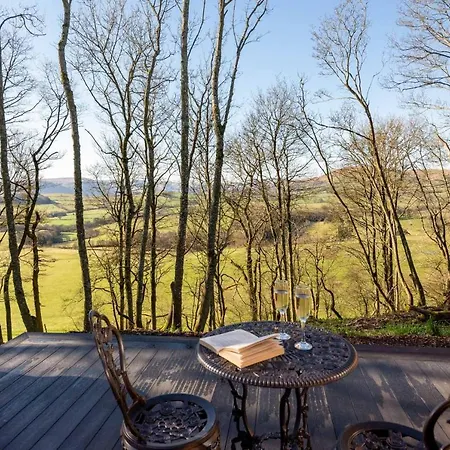 Daffodil, Eco & Dog Friendly With Hot Tub